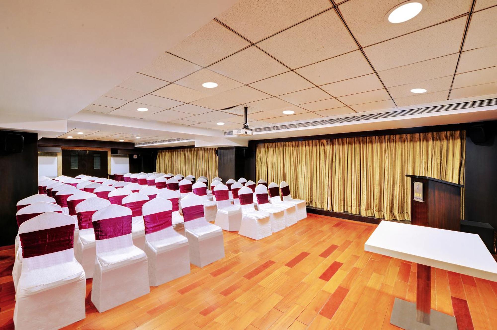 Iris The Business Hotel Bangalore Extérieur photo