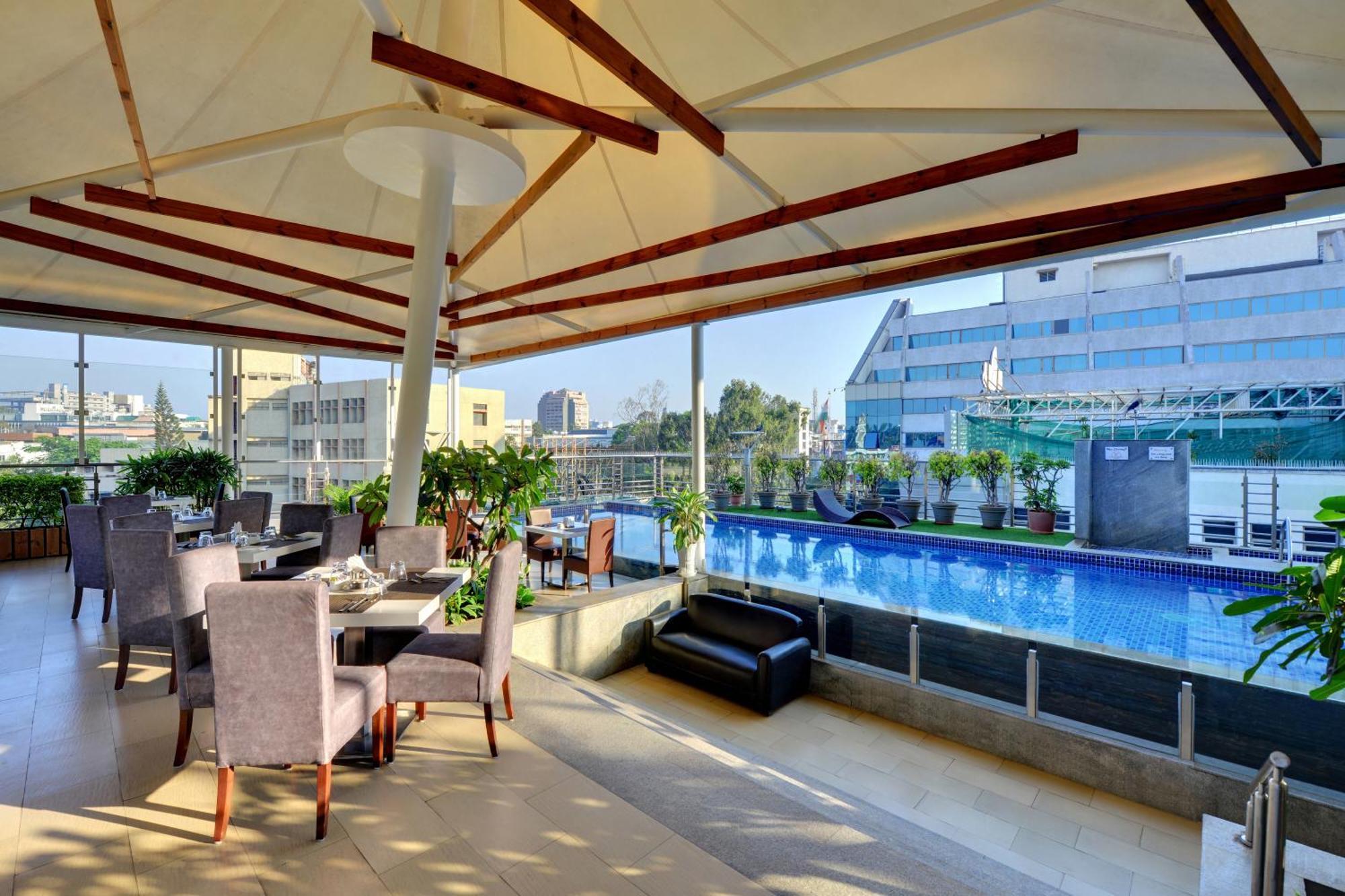 Iris The Business Hotel Bangalore Extérieur photo
