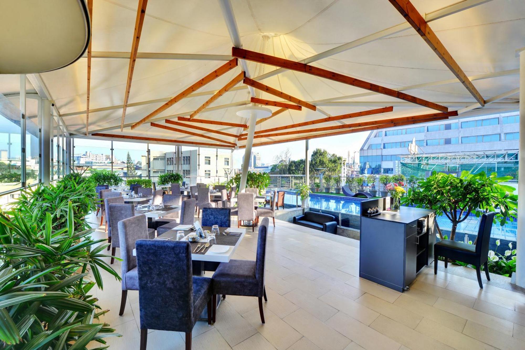 Iris The Business Hotel Bangalore Extérieur photo