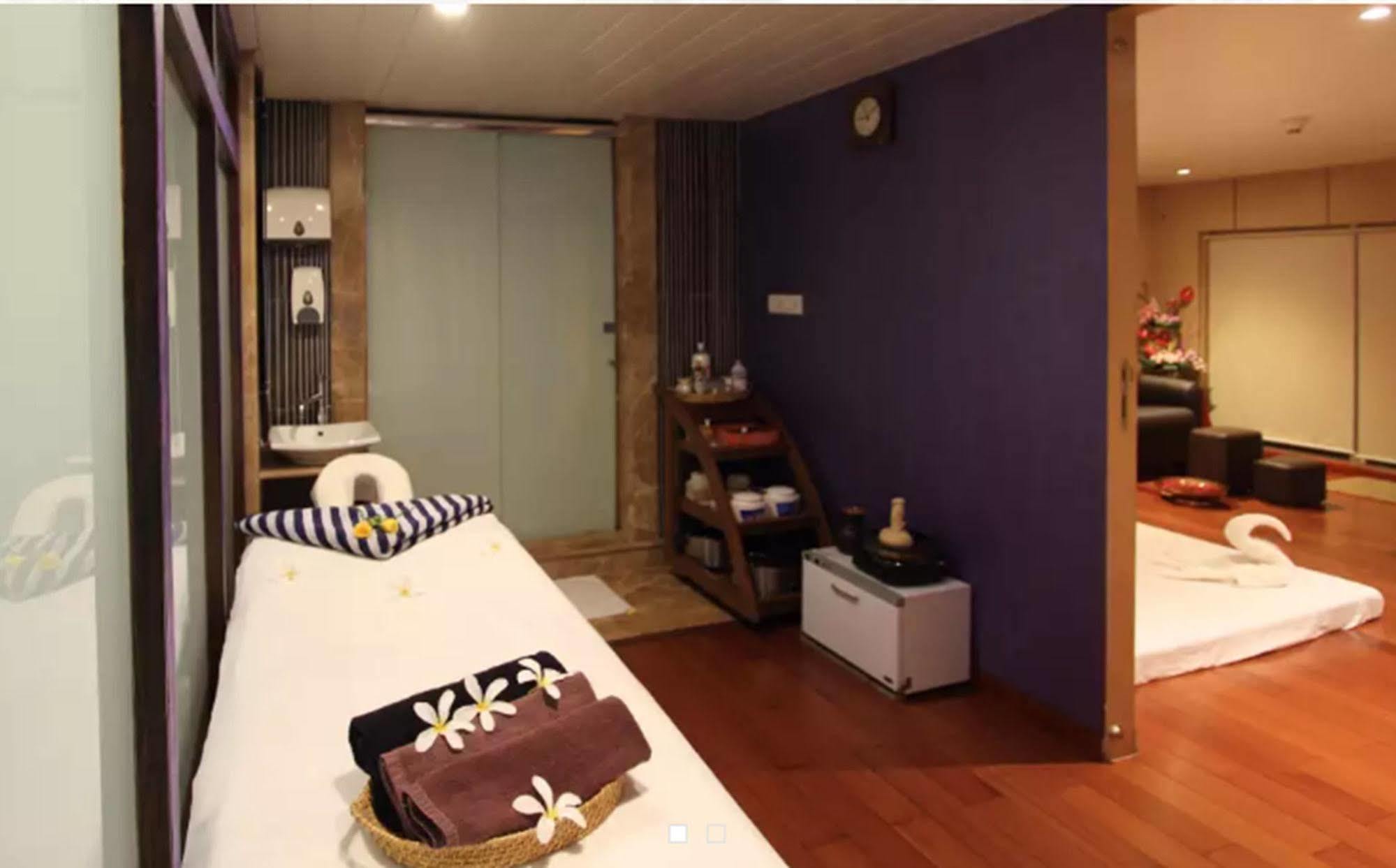 Iris The Business Hotel Bangalore Extérieur photo